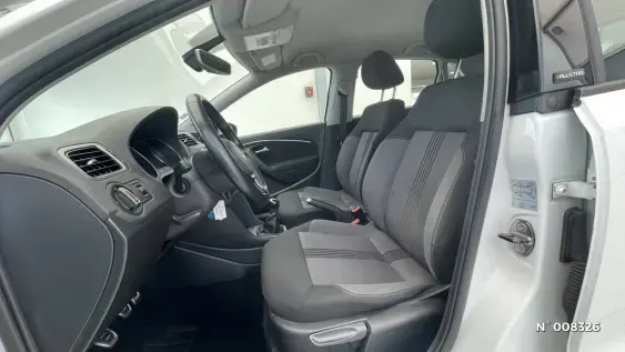 VOLKSWAGEN POLO V - voiture d'occasion - Photo 17