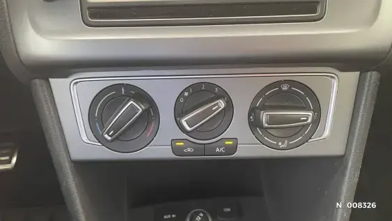 VOLKSWAGEN POLO V - voiture d'occasion - Photo 23
