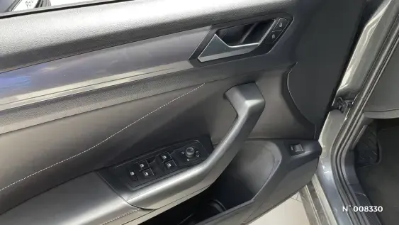 VOLKSWAGEN T-ROC II - voiture d'occasion - Photo 19