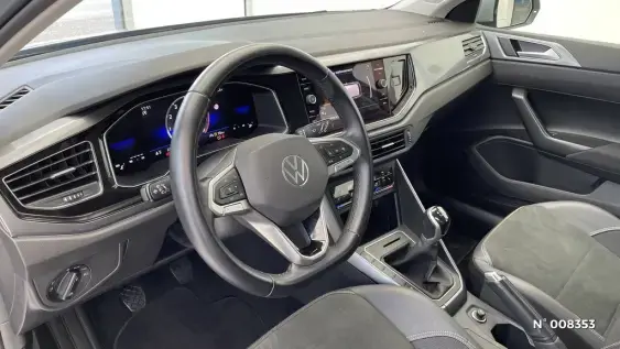 VOLKSWAGEN POLO V - voiture d'occasion - Photo 17