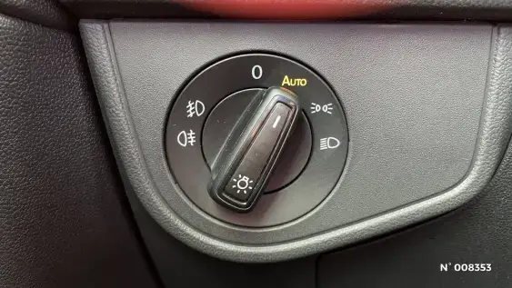 VOLKSWAGEN POLO V - voiture d'occasion - Photo 18