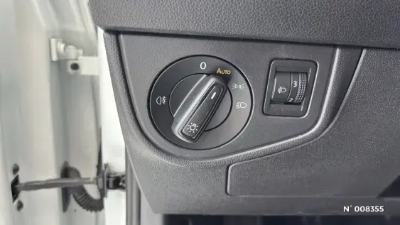 VOLKSWAGEN POLO V - voiture d'occasion - Photo 19
