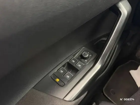 VOLKSWAGEN POLO V - voiture d'occasion - Photo 18