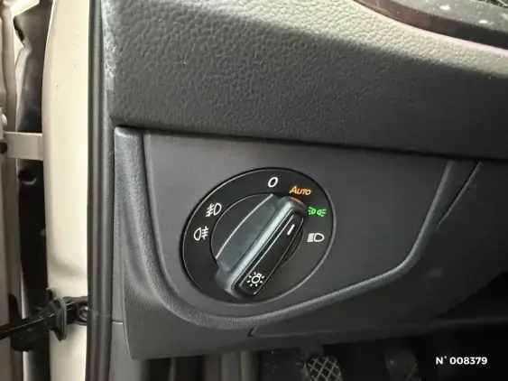 VOLKSWAGEN POLO V - voiture d'occasion - Photo 24