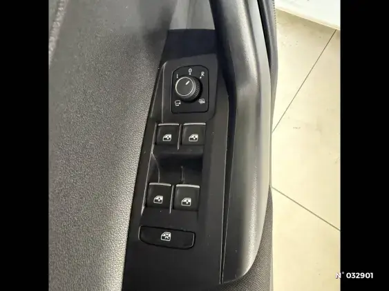 VOLKSWAGEN POLO V - voiture d'occasion - Photo 20