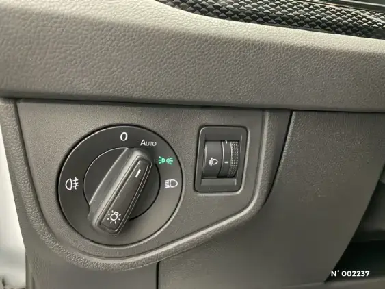 VOLKSWAGEN POLO VI - voiture d'occasion - Photo 13