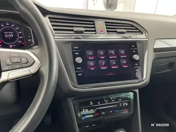 VOLKSWAGEN TIGUAN II - voiture d'occasion - Photo 11