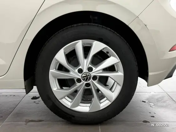 VOLKSWAGEN POLO V - voiture d'occasion - Photo 19