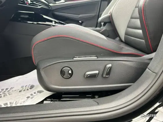 VOLKSWAGEN GOLF V - voiture d'occasion - Photo 24