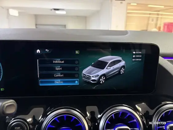 MERCEDES GLA II - voiture d'occasion - Photo 41