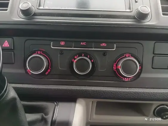 VOLKSWAGEN TRANSPORTER FG VI - voiture d'occasion - Photo 27