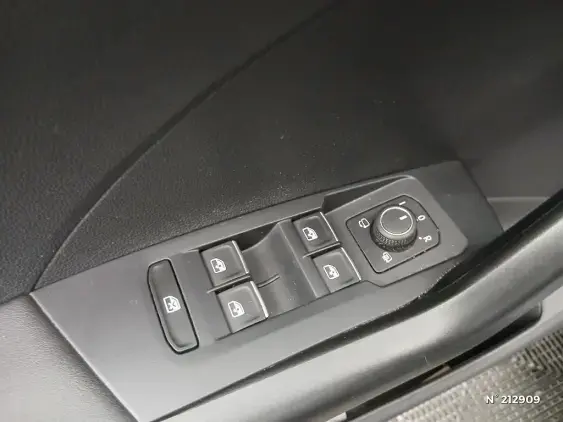 VOLKSWAGEN T-CROSS - voiture d'occasion - Photo 28