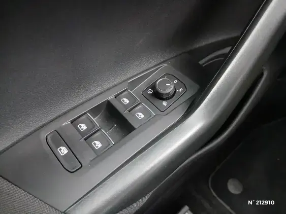 VOLKSWAGEN POLO VI - voiture d'occasion - Photo 27