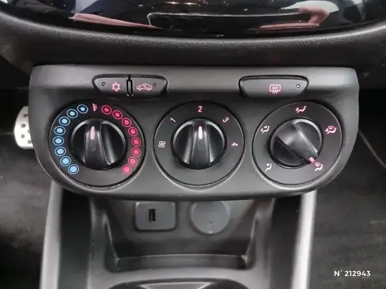 OPEL CORSA E - voiture d'occasion - Photo 26