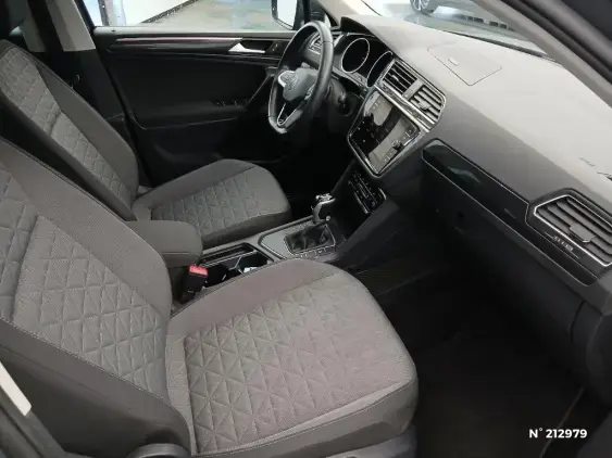 VOLKSWAGEN TIGUAN II - voiture d'occasion - Photo 10