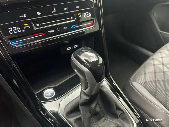 VOLKSWAGEN T-ROC - voiture d'occasion - Photo 27