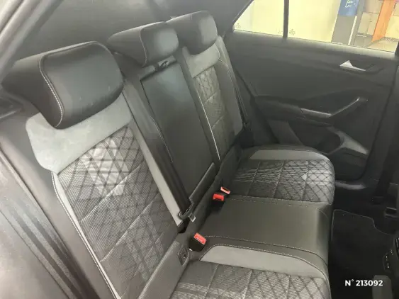 VOLKSWAGEN T-ROC - voiture d'occasion - Photo 11