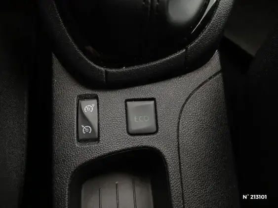 RENAULT CLIO IV - voiture d'occasion - Photo 27