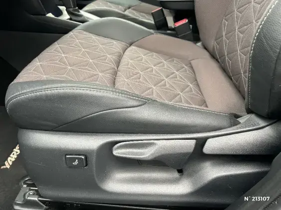 TOYOTA YARIS CROSS I - voiture d'occasion - Photo 24