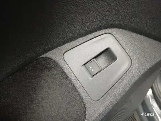 VOLKSWAGEN TIGUAN II - voiture d'occasion - Photo 19