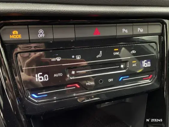 VOLKSWAGEN T-ROC - voiture d'occasion - Photo 24