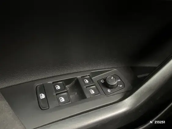 VOLKSWAGEN POLO VI - voiture d'occasion - Photo 23