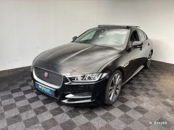 JAGUAR XE - voiture d'occasion - Photo 1