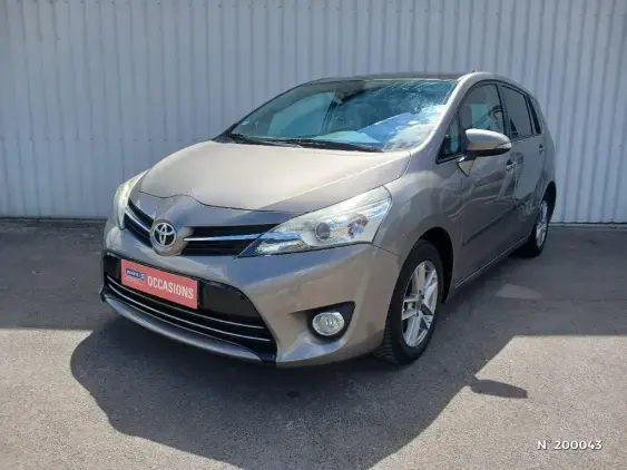 TOYOTA VERSO - voiture d'occasion - Photo 1