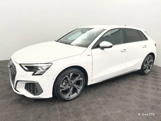 AUDI A3 SPORTBACK IV - voiture d'occasion - Photo 1