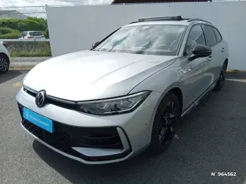 Acheter VOLKSWAGEN PASSAT SW Passat 1.5 eHybrid 272 DSG6 R-Line occasion en vente à VOLKSWAGEN BRIE-COMTE-ROBERT GUEUDET 1880
