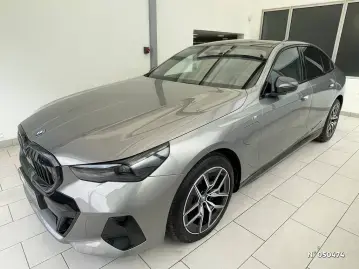 Acheter BMW SERIE 5 550e xDrive PHEV 489 ch BVA8 M Sport occasion en vente à VOLKSWAGEN CHAMPIGNY-SUR-MARNE GUEUDET 1880