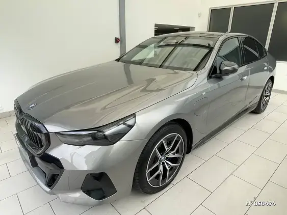 BMW SERIE 5 BERLINE G60 - voiture d'occasion - Photo 1