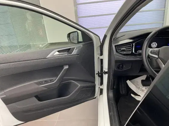 VOLKSWAGEN POLO V - voiture d'occasion - Photo 16