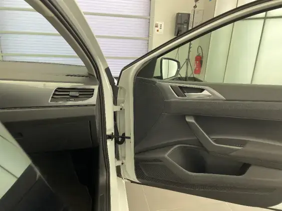 VOLKSWAGEN POLO V - voiture d'occasion - Photo 17