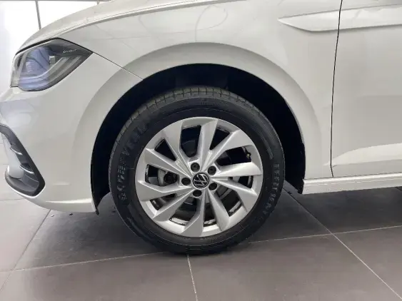 VOLKSWAGEN POLO V - voiture d'occasion - Photo 20