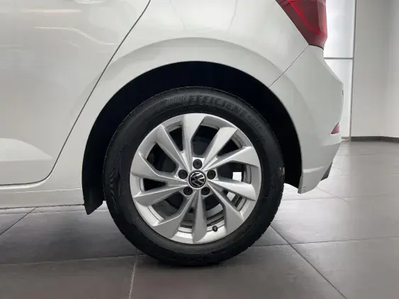 VOLKSWAGEN POLO V - voiture d'occasion - Photo 21