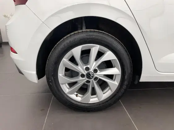 VOLKSWAGEN POLO V - voiture d'occasion - Photo 22