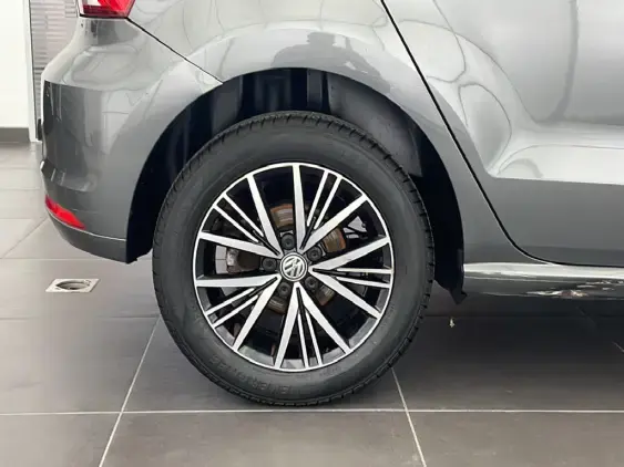 VOLKSWAGEN POLO V - voiture d'occasion - Photo 23