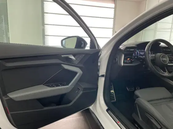 AUDI A3 SPORTBACK IV - voiture d'occasion - Photo 17