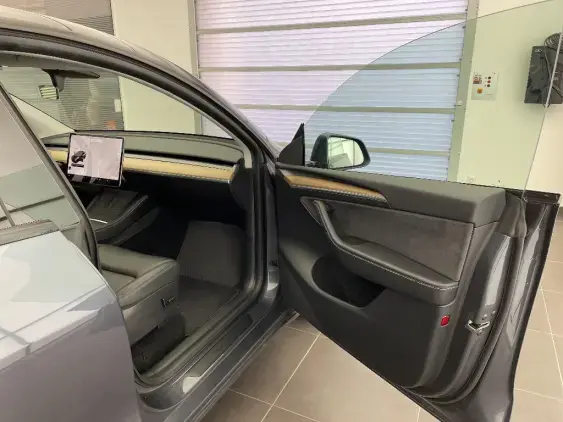 TESLA MODEL Y - voiture d'occasion - Photo 17