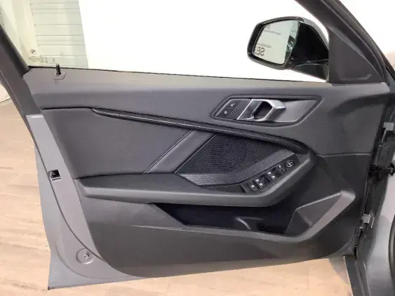 BMW SERIE 1 F40 - voiture d'occasion - Photo 18