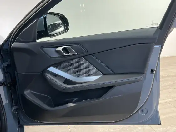 BMW SERIE 1 F70 - voiture d'occasion - Photo 20