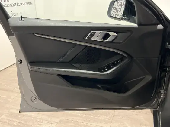 BMW SERIE 1 F40 - voiture d'occasion - Photo 18