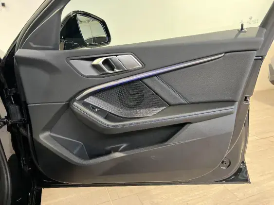 BMW SERIE 1 F40 - voiture d'occasion - Photo 20