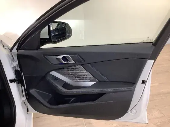 BMW SERIE 1 F70 - voiture d'occasion - Photo 19