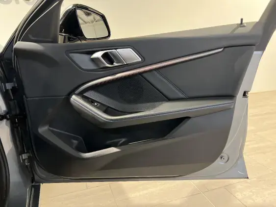 BMW SERIE 1 F40 - voiture d'occasion - Photo 20