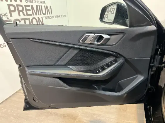 BMW SERIE 1 F40 - voiture d'occasion - Photo 19