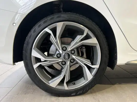 AUDI A3 SPORTBACK IV - voiture d'occasion - Photo 24