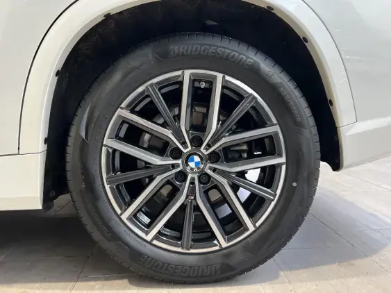 BMW X1 U11 - voiture d'occasion - Photo 24