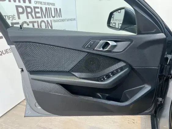 BMW SERIE 1 F40 - voiture d'occasion - Photo 19